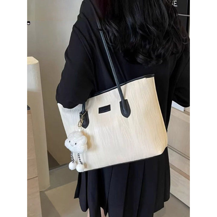 Sleek Modern Tote Bag Bowlift