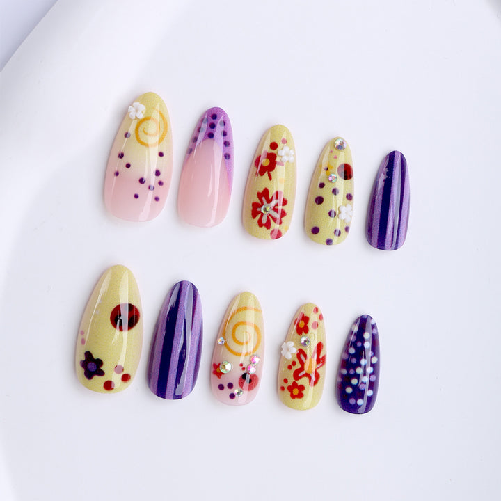 Artificial Fingernails with Floral and Geometric Design Bowlift