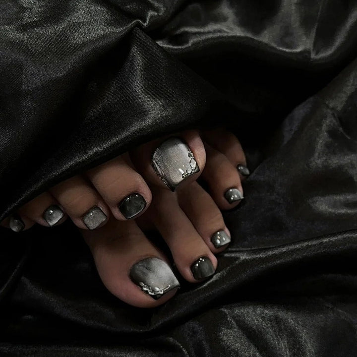 Artificial nail set with glossy surface and care accessories Bowlift