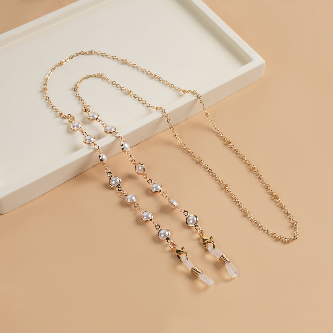 Elegant Pearl-Linked Eyewear Chain Bowlift