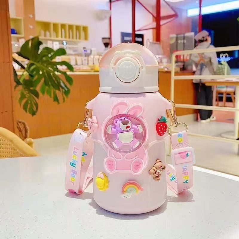 Women's playful and stylish insulated bottle with colorful pendants Bowlift