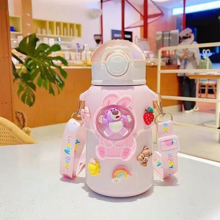 Women's playful and stylish insulated bottle with colorful pendants Bowlift