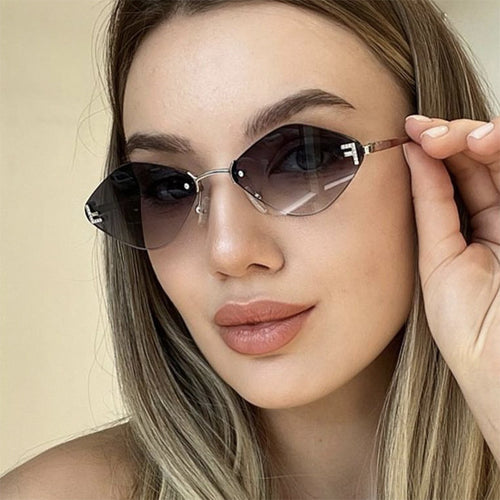 Women's geometric sunglasses in an extravagant design with gradient lenses Bowlift