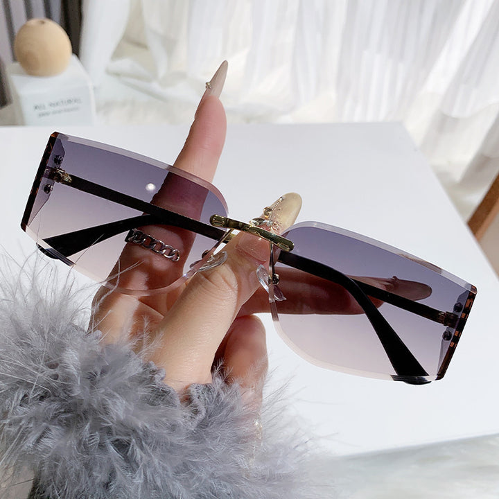 Women elegant sunglasses with high-quality geometric design Bowlift