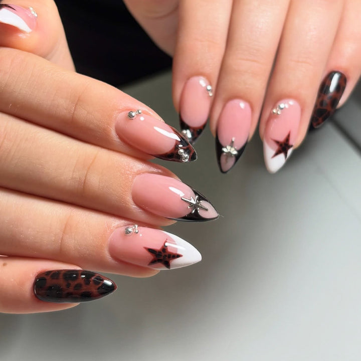 Artistic Star-Embellished Press-On Nail Set Bowlift