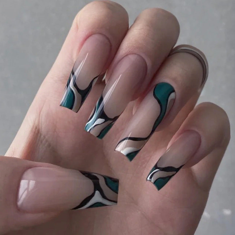 Nail art with heart and lip designs Bowlift