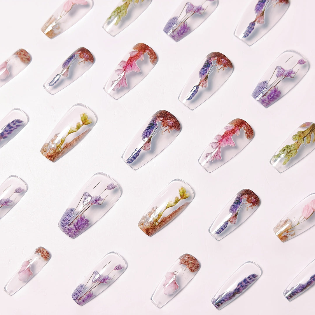 Artificial nails with dried flowers Bowlift