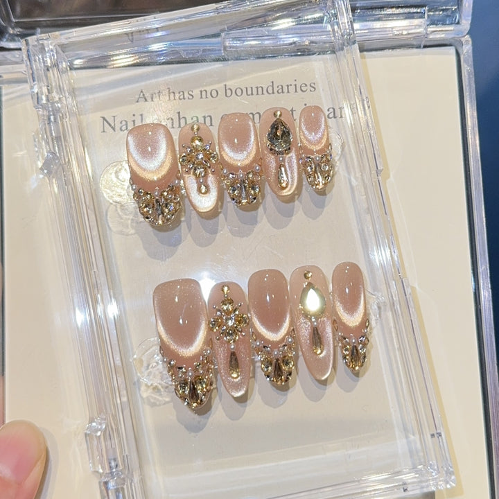 Glamorous artificial nails with glitter details Bowlift