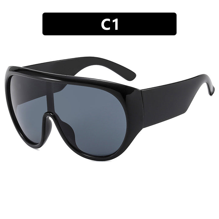 Ladies sporty sunglasses in aerodynamic design with wide field of vision Bowlift