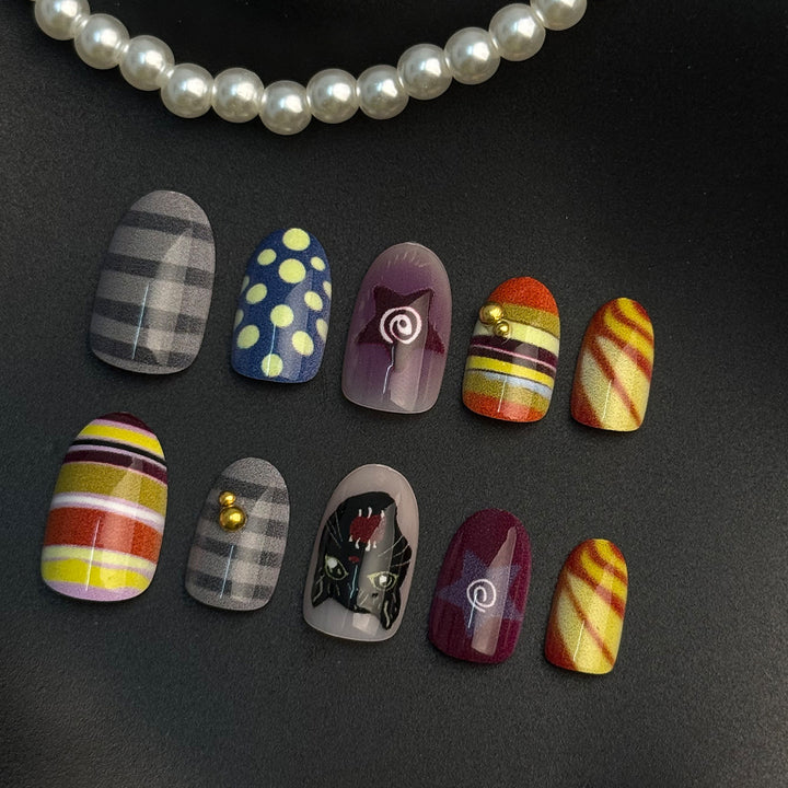 Artificial nails with creative patterns and unique details Bowlift