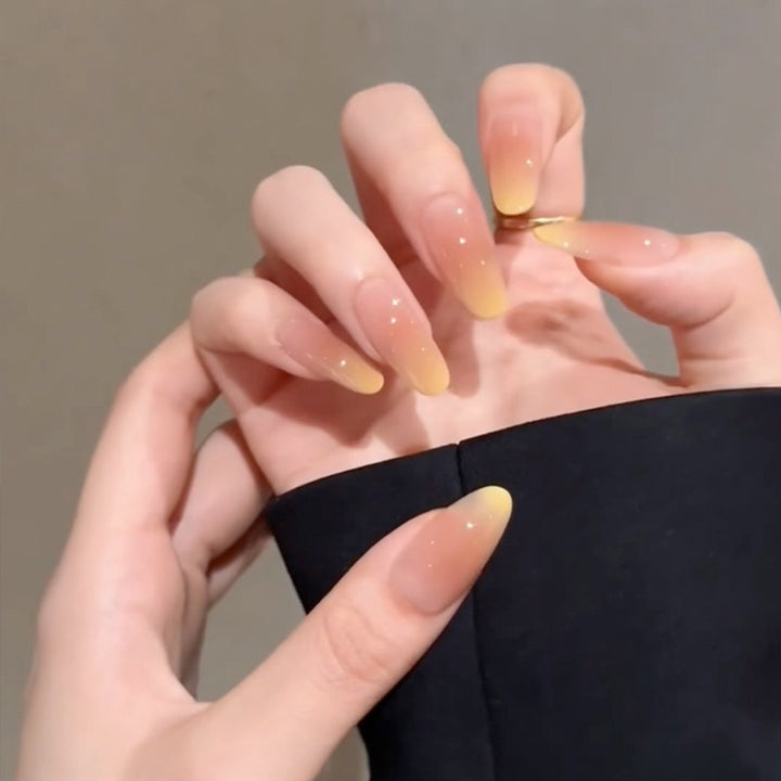 Glamorous Press-On Nail Set with Rhinestone and Glossy Finish Bowlift