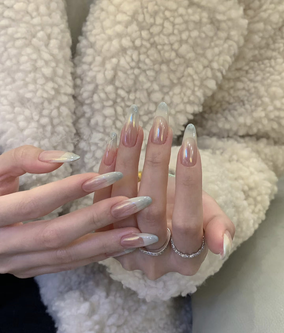 Artificial Nails in Stylish Ombre Design Bowlift