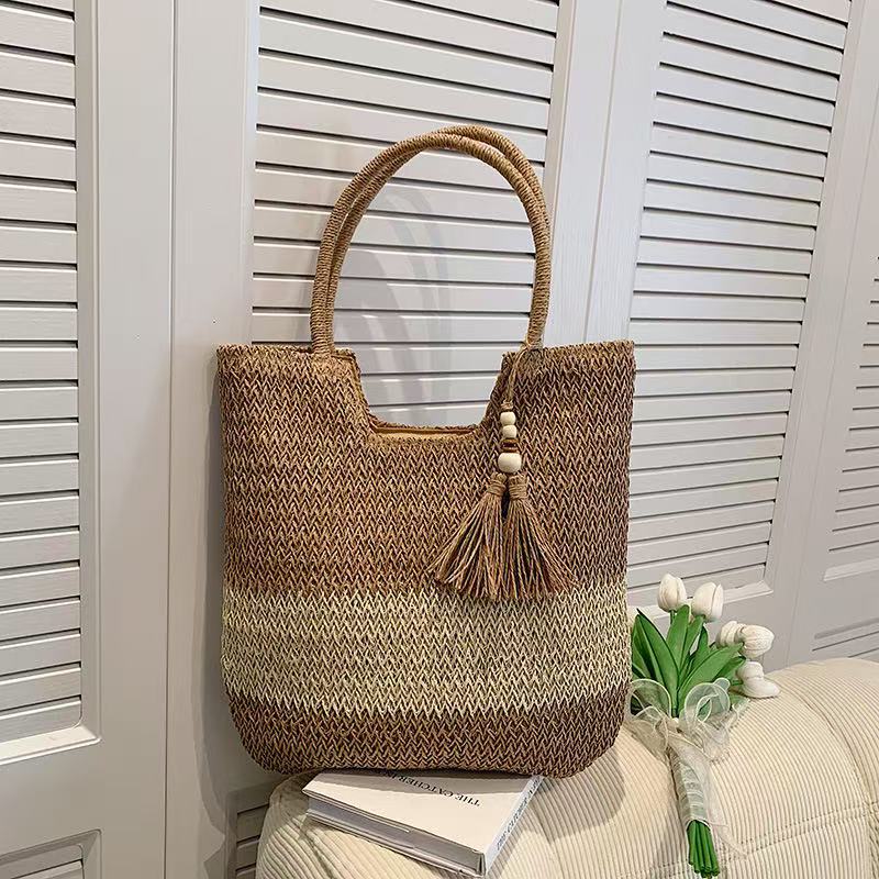 Hand-knotted Seasonal Beach Bag Bowlift
