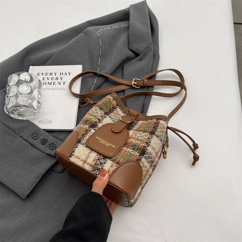 Fashionable Bucket Bag Bowlift