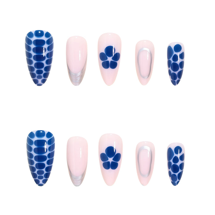 Artistic Nail Design Set with Polka Dots Bowlift