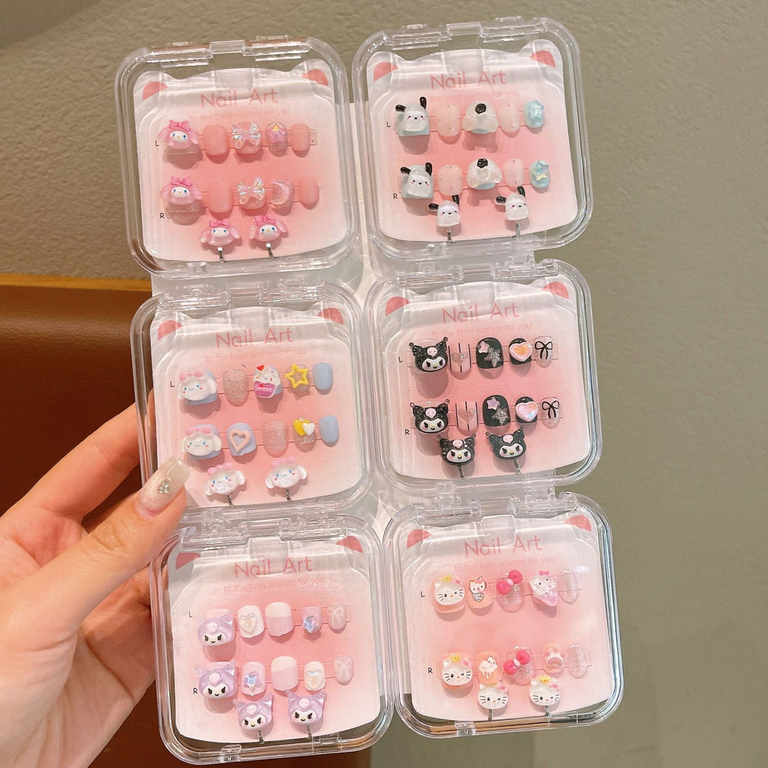 Creative artificial nails with 3D designs Bowlift