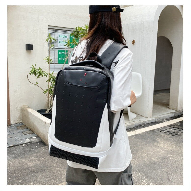 Sporty everyday backpack with water-repellent material Bowlift