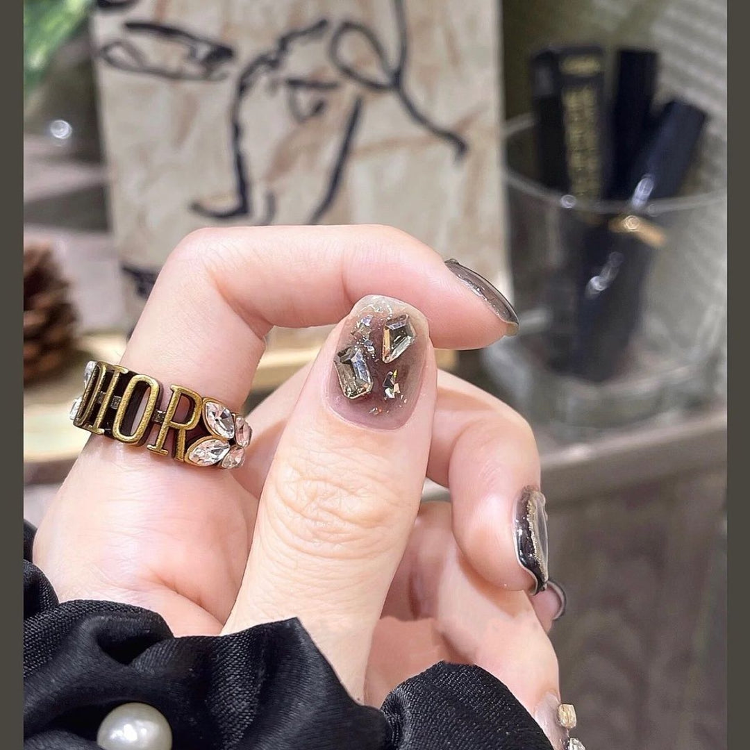 Artistic Nail Art Press-On Set Bowlift