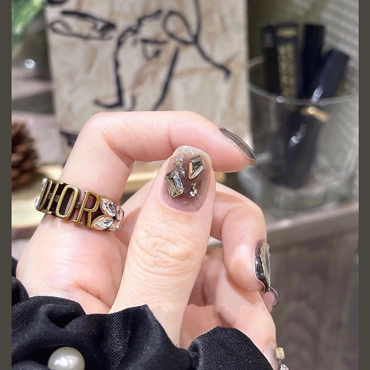 Artistic Nail Art Press-On Set Bowlift