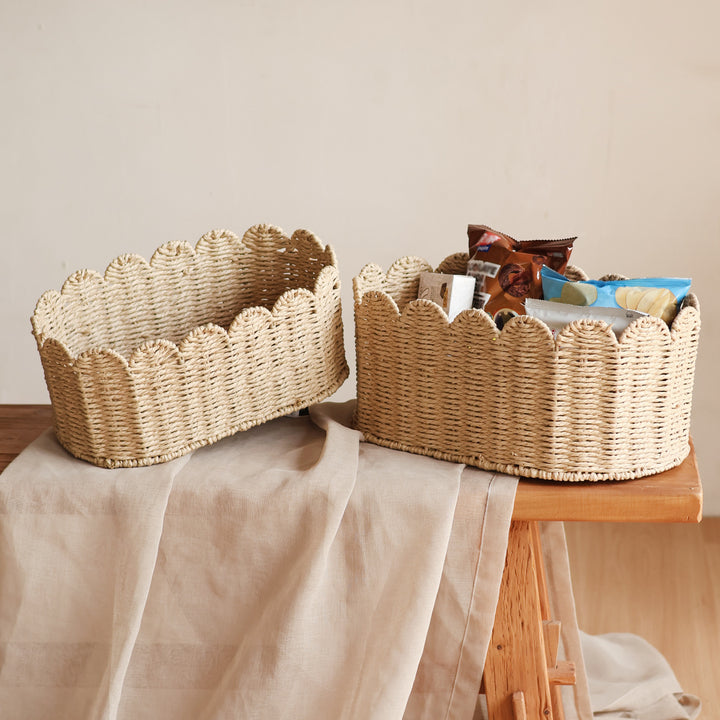 Handcrafted basket with wavy edge Bowlift
