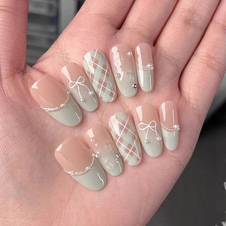 Decorative Press-On Nail Art Set Bowlift