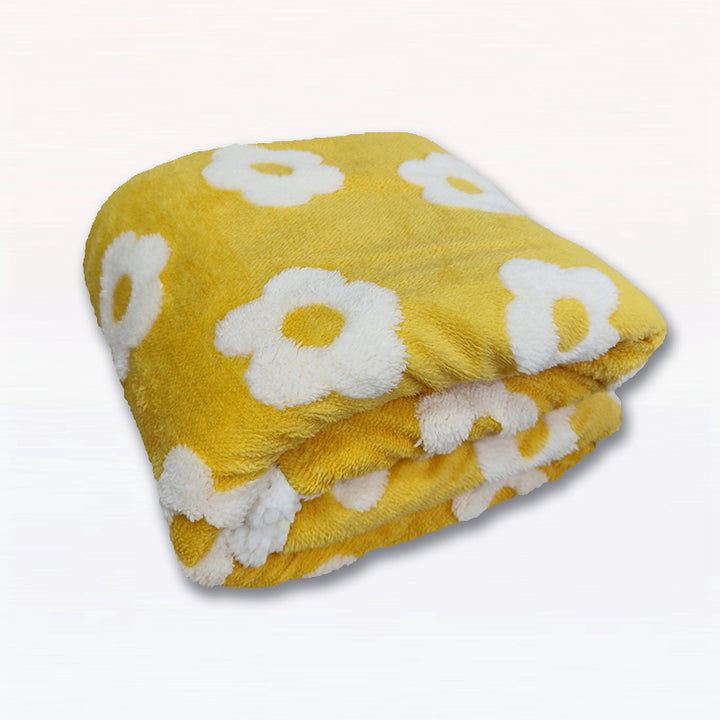 Ladies cuddle blanket with unique houndstooth pattern Bowlift