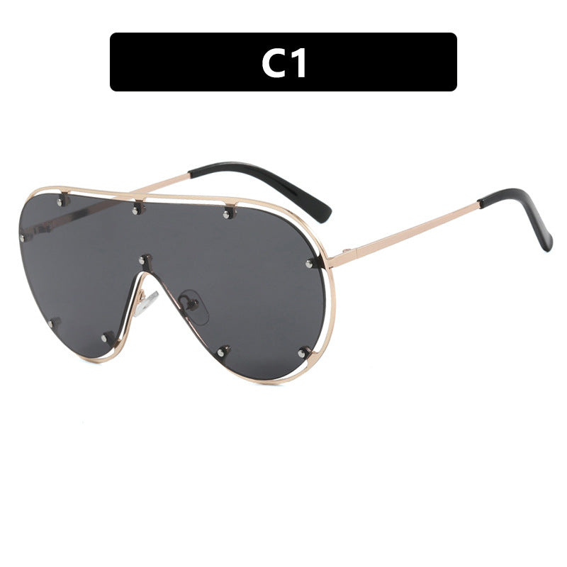 Women's fashionable oversized sunglasses in stylish retro design Bowlift