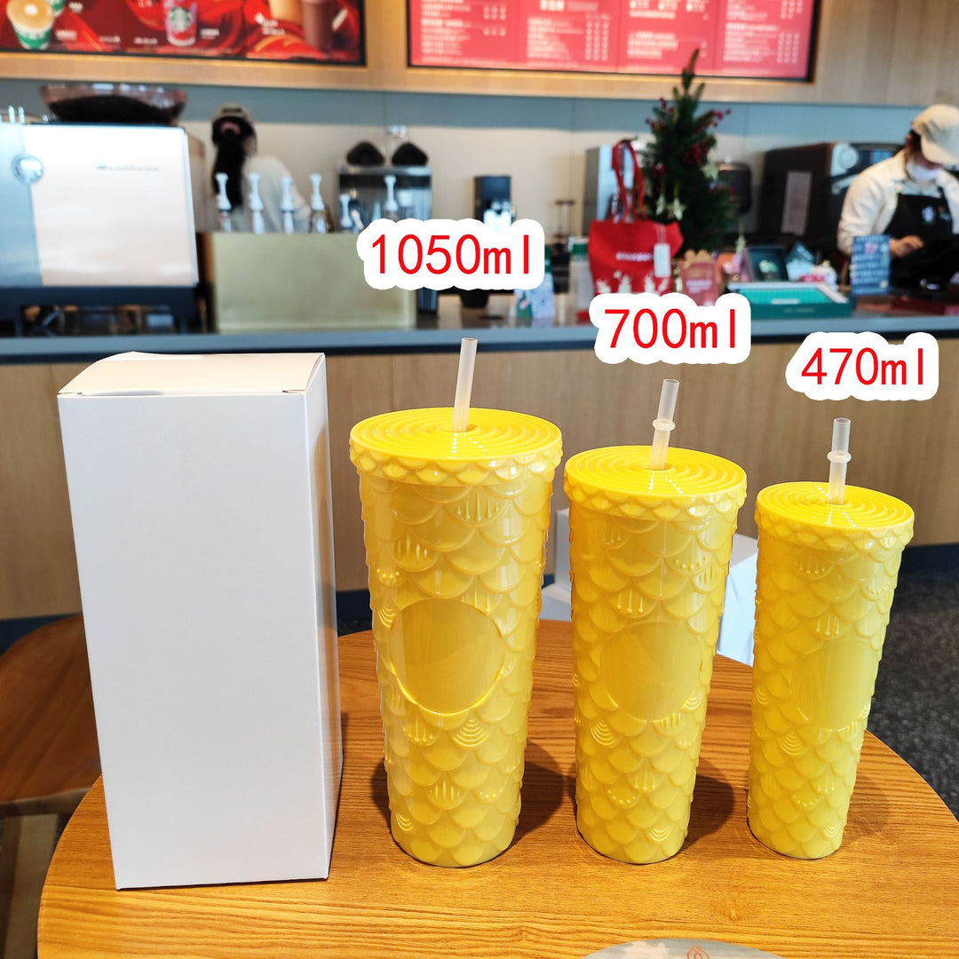 Ladies trendy drinking cups in wave pattern Bowlift