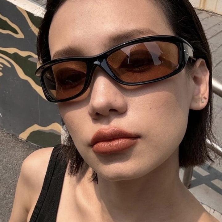 Ladies sporty sunglasses with ergonomic frame and UV protection Bowlift