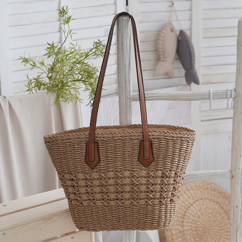 Handmade shopping and beach bag made from natural materials Bowlift
