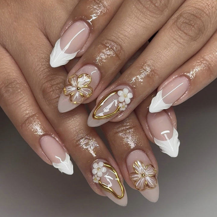 Elegant and artistically designed stiletto nails Bowlift