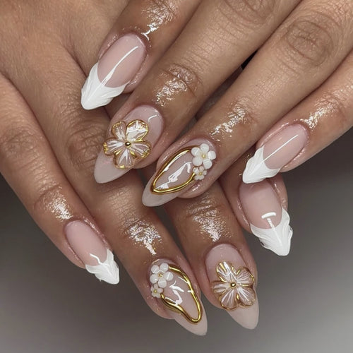 Elegant and artistically designed stiletto nails Bowlift