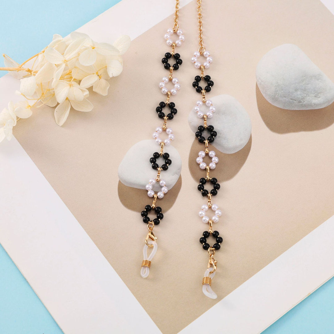 Elegant Beaded Eyewear Chain Bowlift