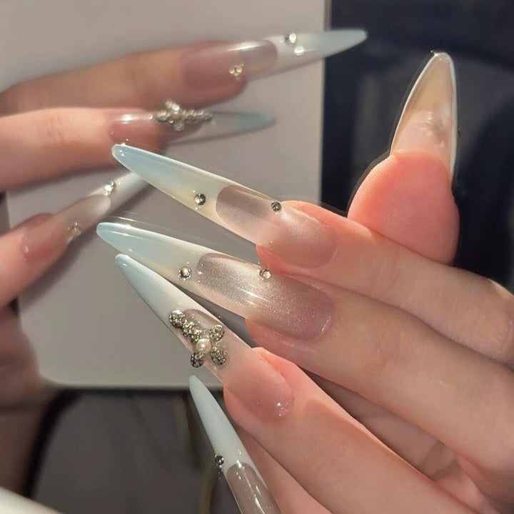 Artificial nails with luxurious sparkling rhinestone details Bowlift