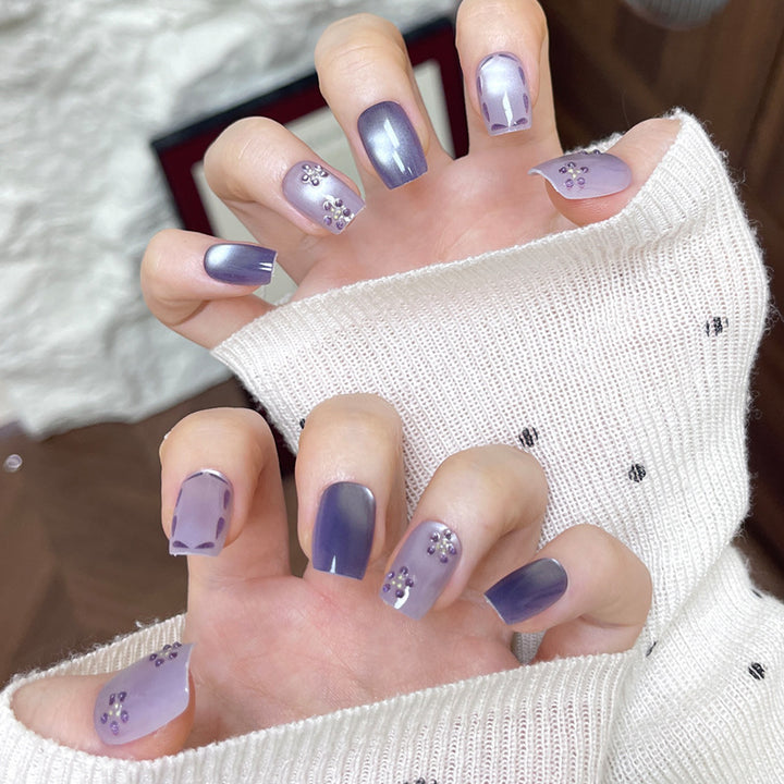 Elegant Rhinestone-Embellished Press-On Nail Art Bowlift