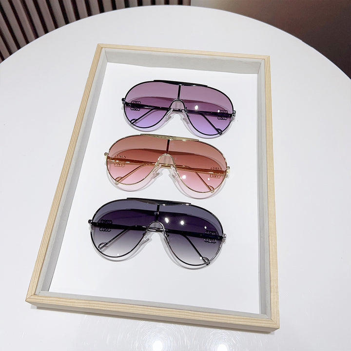 Oversized Aviator Sunglasses with Gradient Lenses Bowlift