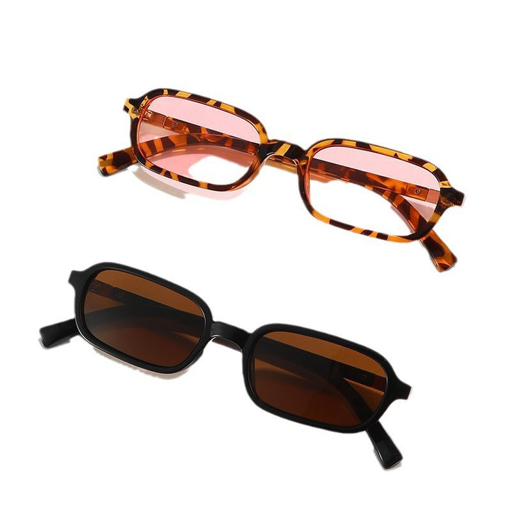 Chic Flat Lens Sunglasses with Decorative Metal Details Bowlift