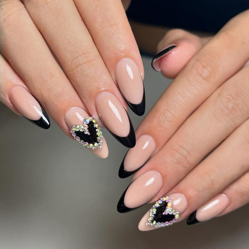 Artistic Press-On Nail Set with Heart and Gem Details Bowlift
