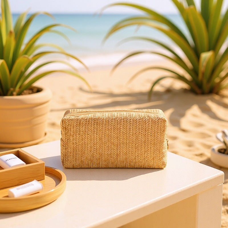Cosmetic bag made of natural rafia material with elegant design Bowlift