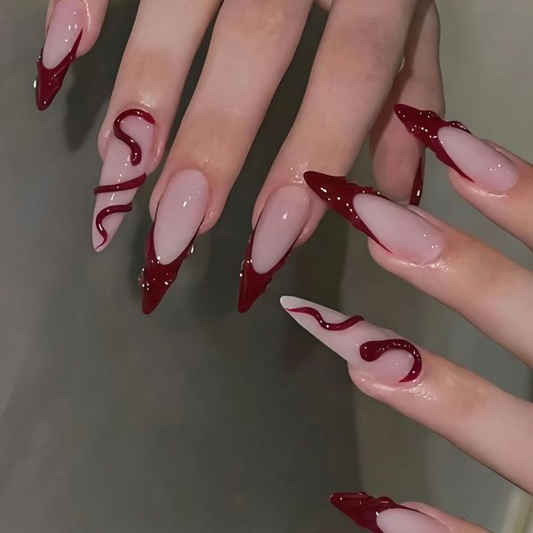 Decorative Stiletto Nail Art Set Bowlift