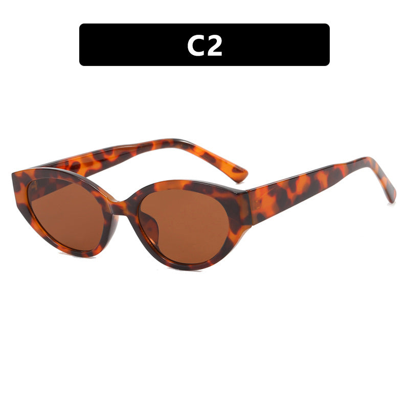 Women's Cat-Eye Sunglasses with Protective UV Filter and Trendy Design Bowlift
