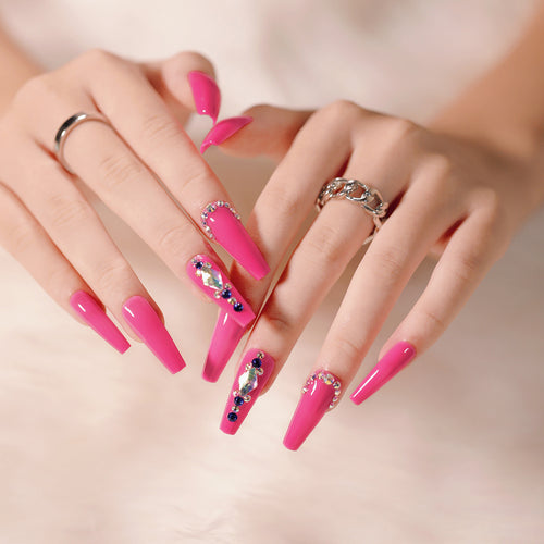 Elegant Nail Art with Glitter Decoration Bowlift