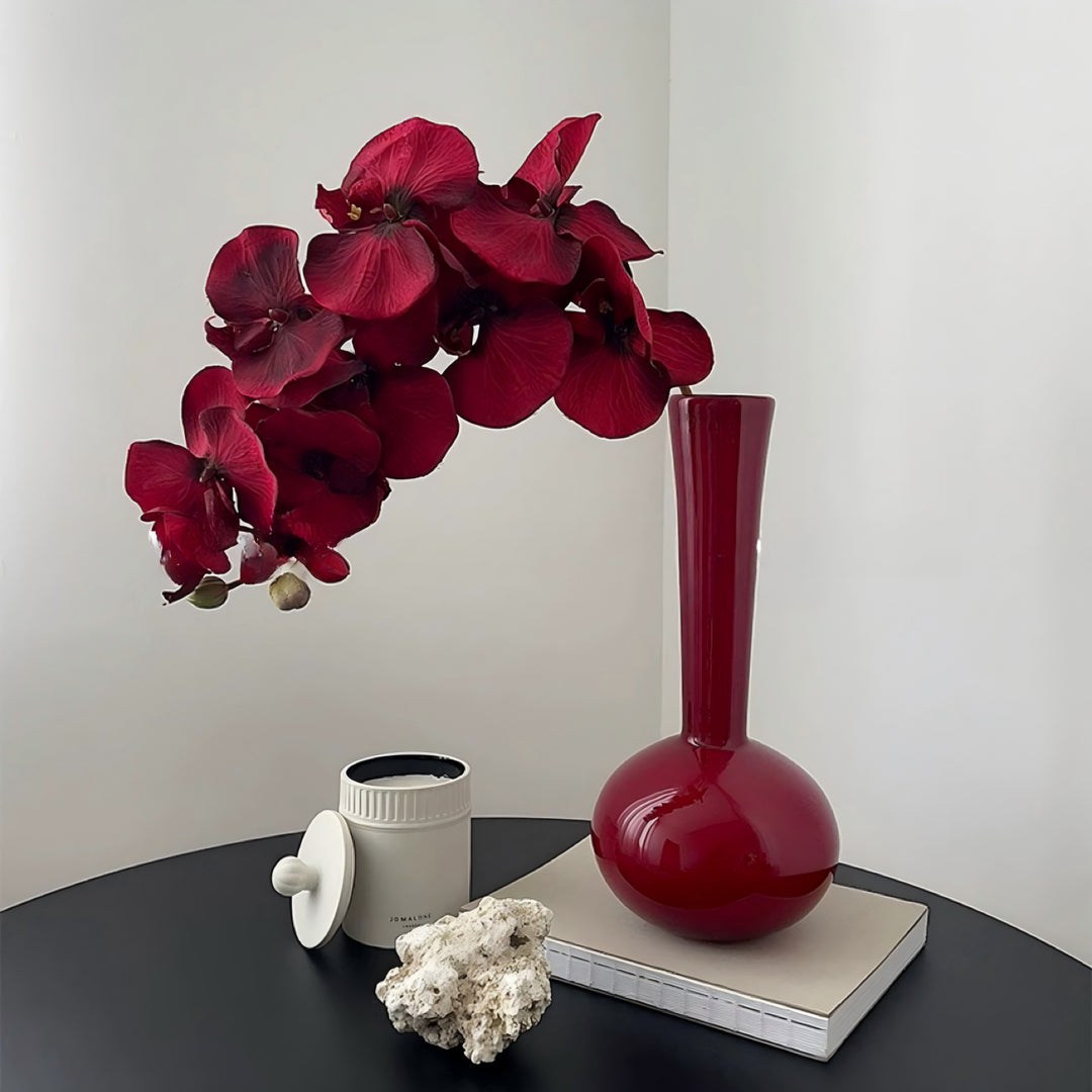 High-quality glass vase with slim design Bowlift