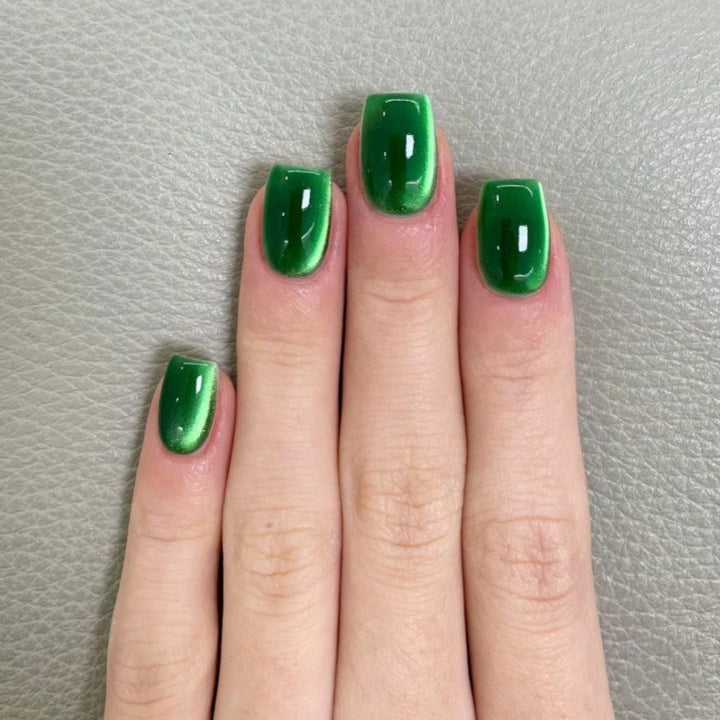 Glossy Emerald Press-On Nail Art Bowlift