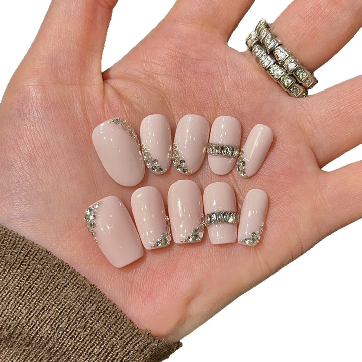 Luxurious art nails with rhinestone accents Bowlift