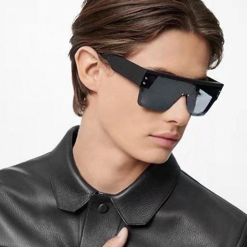 Women's fashionable sunglasses with oversized design and protective UV filter Bowlift