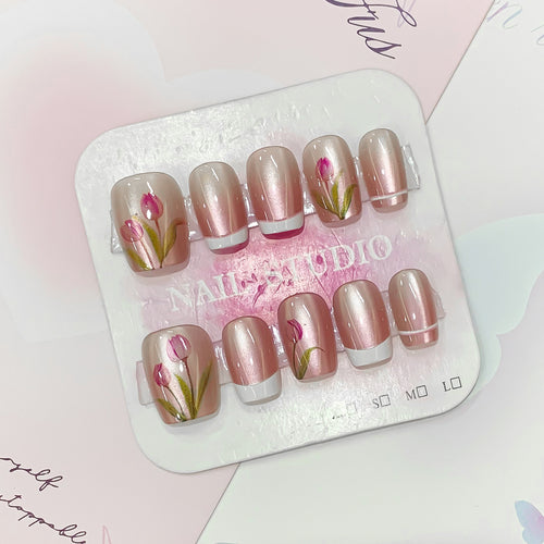 Artful artificial nails with floral accents Bowlift