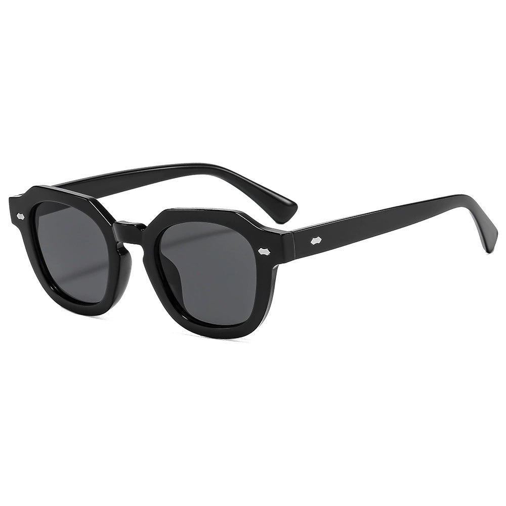Women's sunglasses in modern design with polarized lenses Bowlift