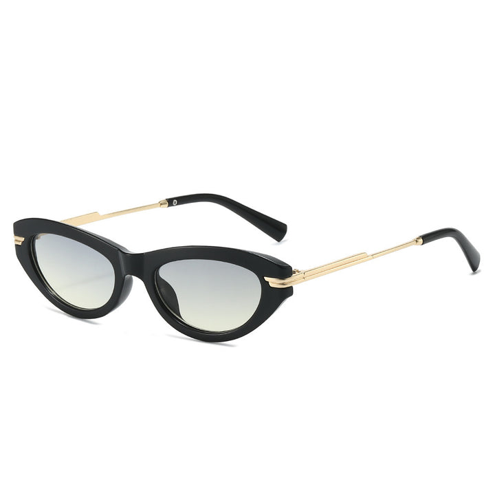 Chic Cat-Eye Sunglasses with Decorative Metal Accents Bowlift