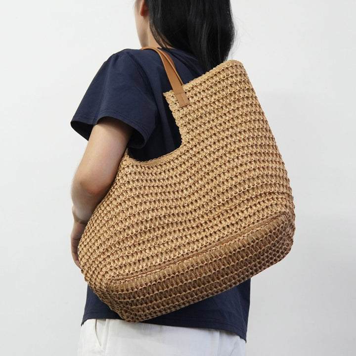 Summery Tote Bag Made of Woven Material Bowlift